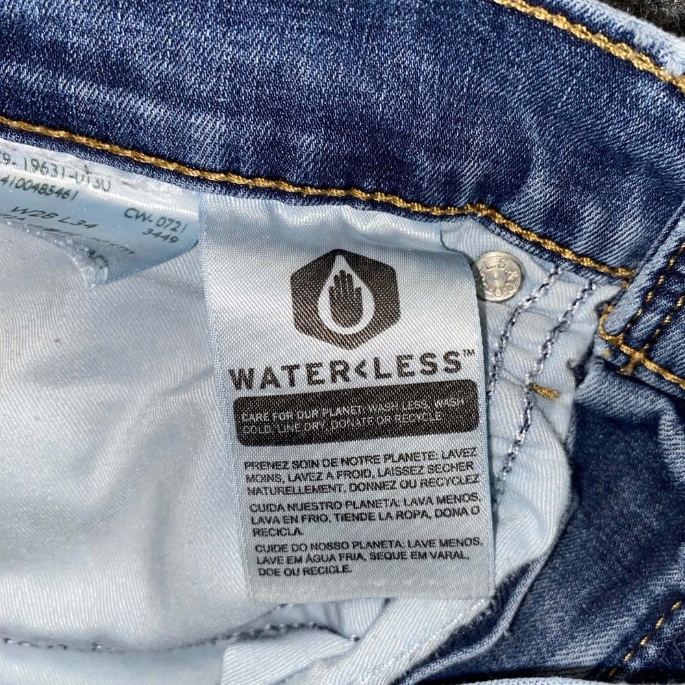 Levi Strauss 314 Shaping Straight Womens Blue Jeans Size 28x34 Light Wash - Picture 6 of 12